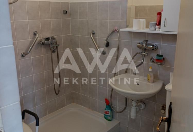 Sonta. Dvojna kuća 43m2, plac 764m2