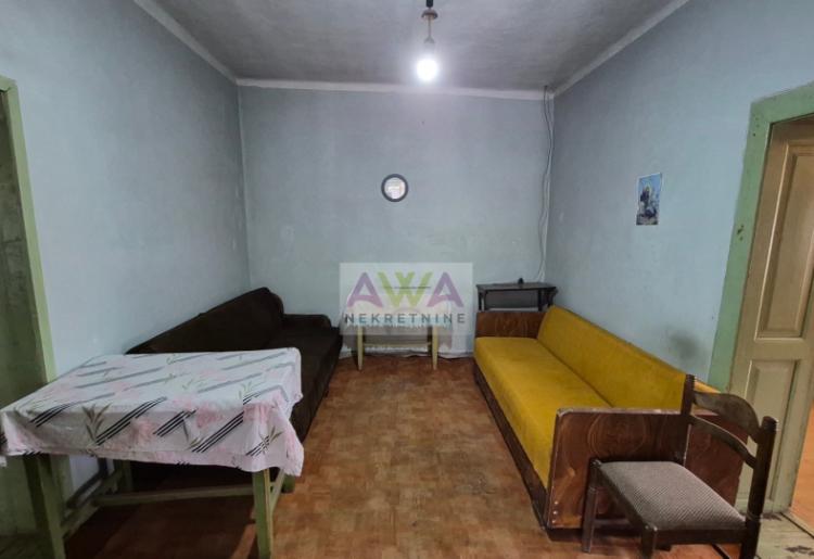 Bački Brestovac – Porodična kuća 186m² na placu od 1.858m², odlična prilika