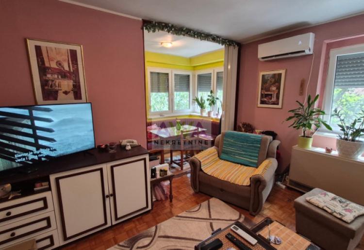 Odžaci – Dvosoban stan 48m², III sprat, odlična prilika