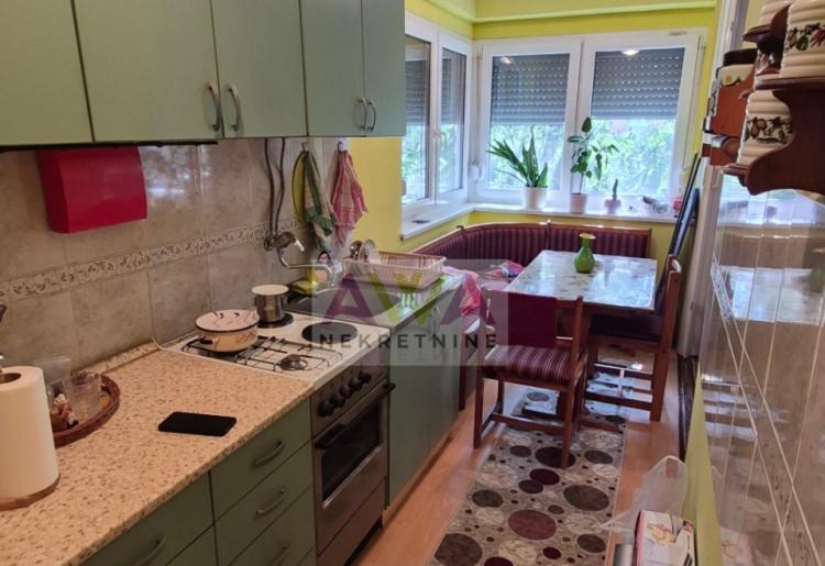 Odžaci – Dvosoban stan 48m², III sprat, odlična prilika