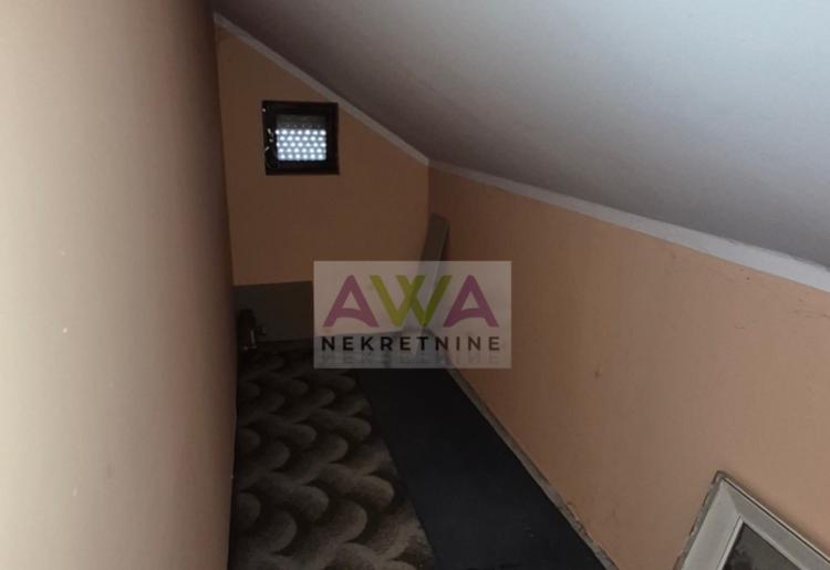 Odžaci – Prostrana spratna kuća oko 300m² na placu od 602m², idealna za više generacija