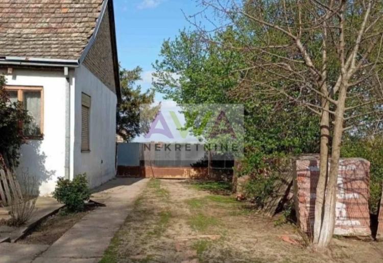 Aleksa Šantić – Prizemna kuća 122m² na placu od 1.345m², 