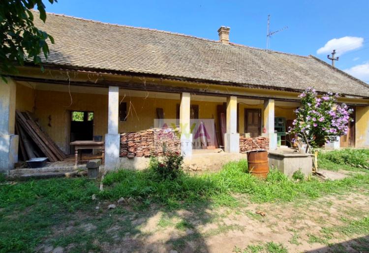 Telečka. Dve kuće po ceni jedne. Plac 14ar