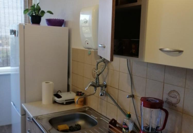 Sombor – Nova Selenča – Prostran trosoban stan 83m², dve spavaće sobe