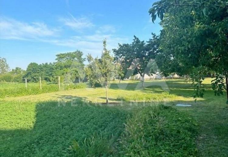 Stapar – Porodična kuća 143m², plac 1.297m²