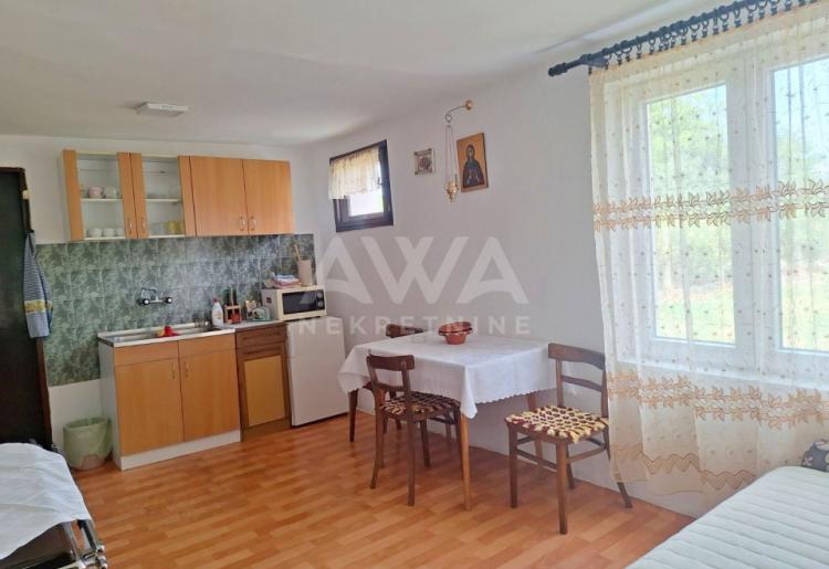 Stapar – Porodična kuća 143m², plac 1.297m²