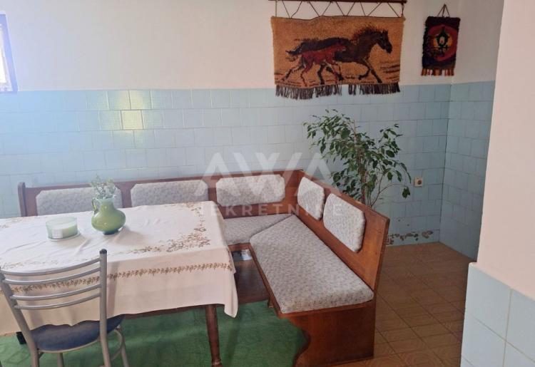 Stapar – Porodična kuća 143m², plac 1.297m²
