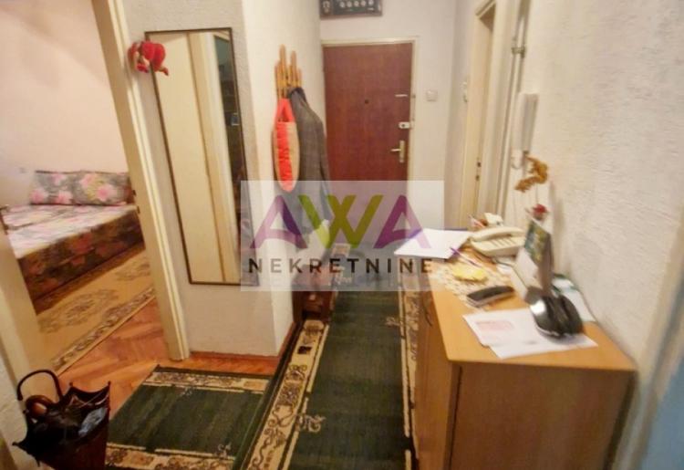 Sombor – Nova Selenča – Dvoiposoban stan 65m², III sprat, lift