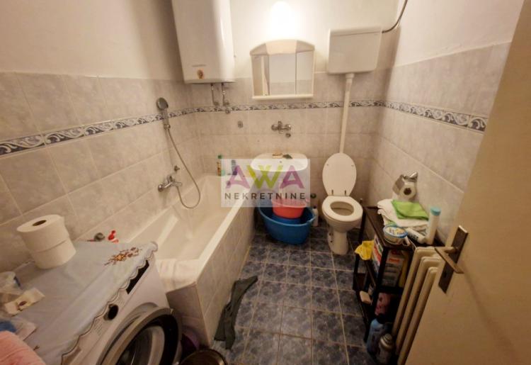 Sombor – Nova Selenča – Dvoiposoban stan 65m², III sprat, lift
