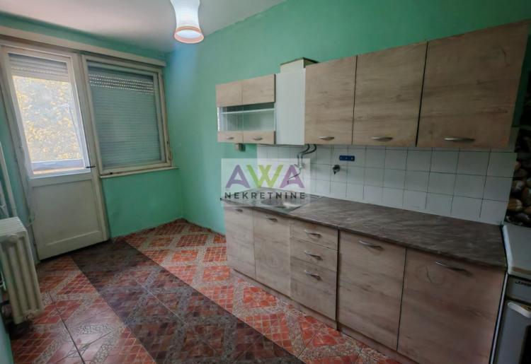 SOMBOR – Prvomajski, 2.5 sobe, 4 sprat, LIFT