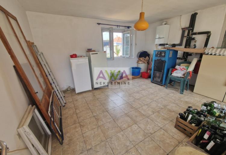 Gornja Varoš. Prizemna kuća 107m2, plac 543m2 