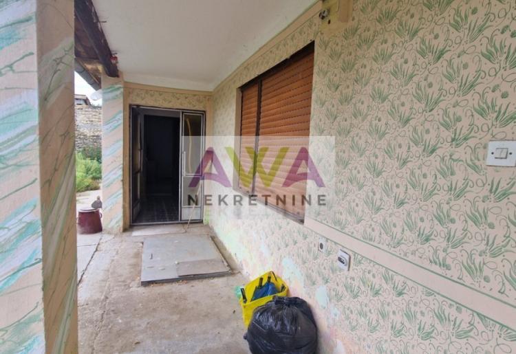 Bački Breg – kuća 128 m², plac 26 ari, pomoćni objekat – 25.000 €