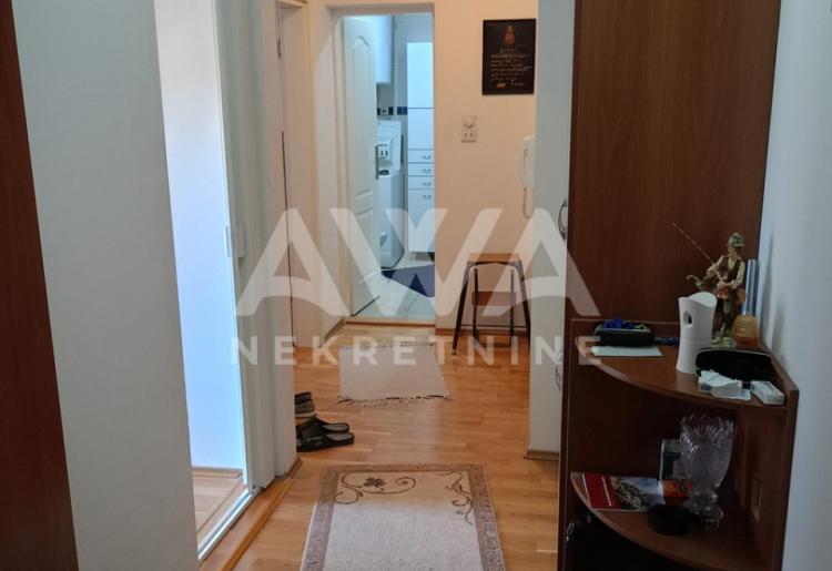 Prodaje se komforan stan 60 m2 na odličnoj lokaciji u centru Apatina!