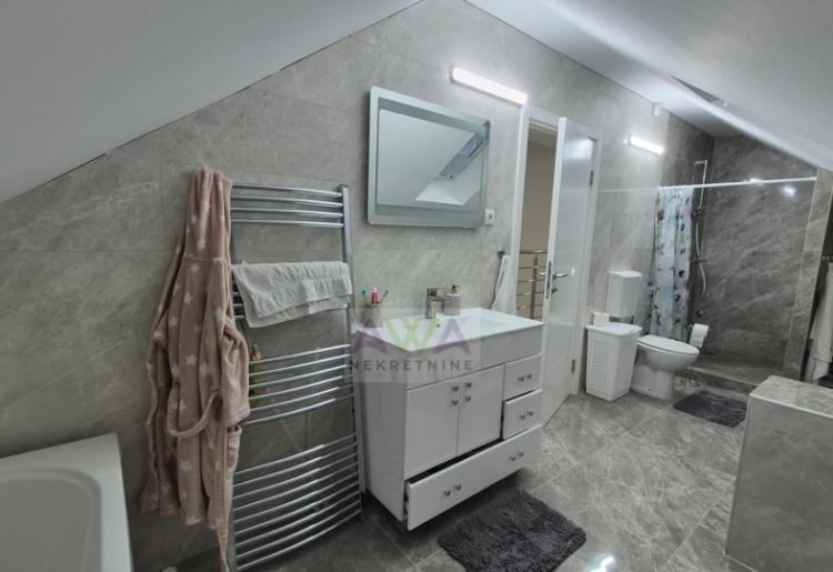 Sombor – MZ Mlake | Novija nameštena porodična kuća 288 m² na placu od 15,86 ari