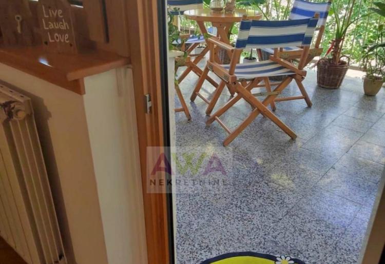 Apatin – prostran trosoban stan 124 m², I sprat, renoviran i namešten