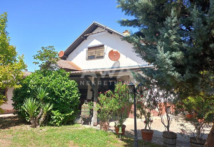 Svilojevo – Kuća sa  lokalom (kafićem)