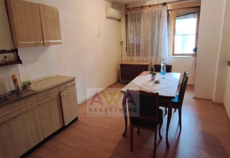 Apatin – trosoban stan 64 m² u prizemlju, blizu centra