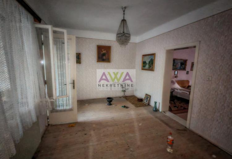 Bezdan – kuća na Kanalskoj obali, plac 599 m²
