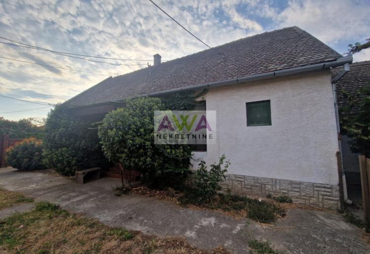 Stapar – kuća sa 1.860 m² placa za one koji se ne plaše da zasuču rukave