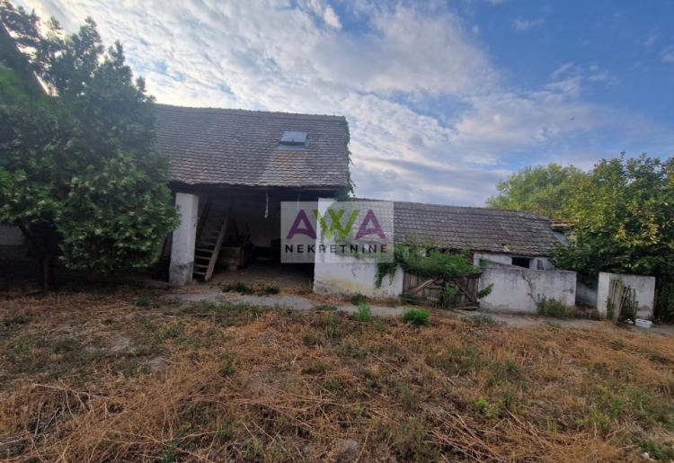 Stapar – kuća sa 1.860 m² placa za one koji se ne plaše da zasuču rukave