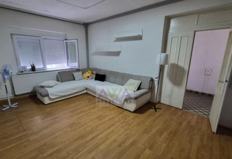 Čonoplja – dve stambene celine na placu od 1.495 m²