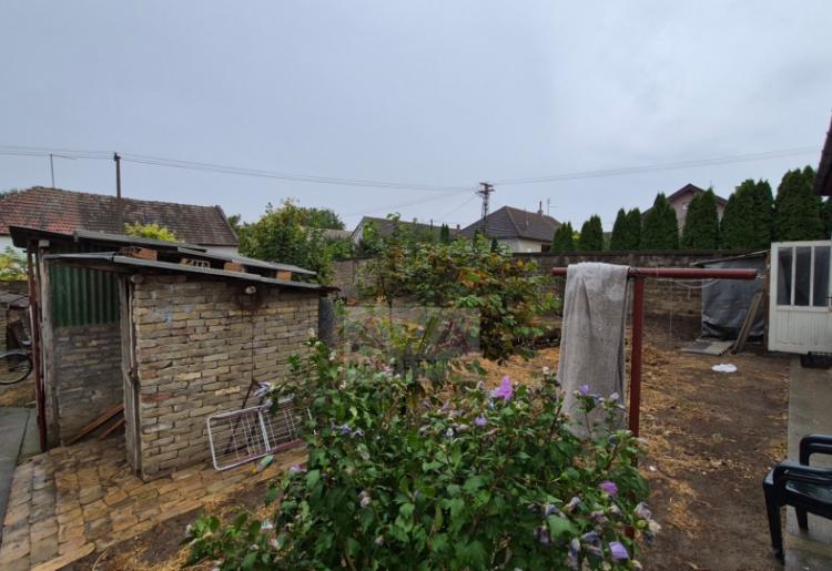 Čonoplja – dve stambene celine na placu od 1.495 m²