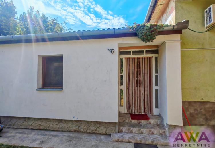 ODŽACI – Dvorišni stan 68,39 m² – Namešten