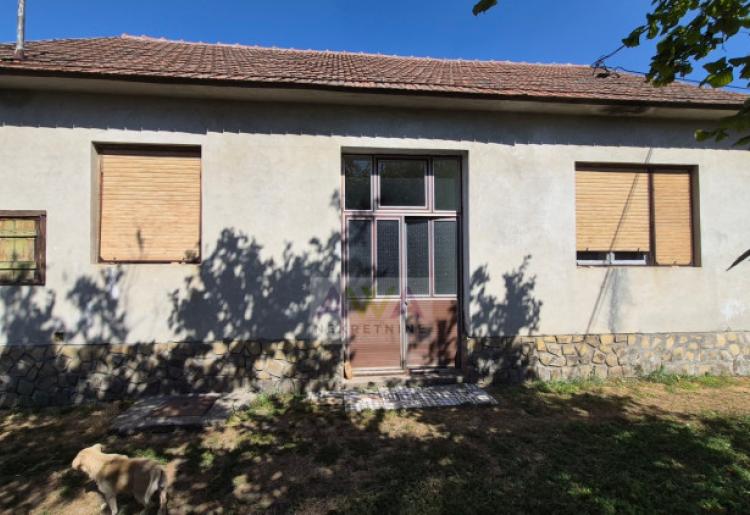 U Bačkom Gračacu – 123 m² kuće i plac od 767 m².