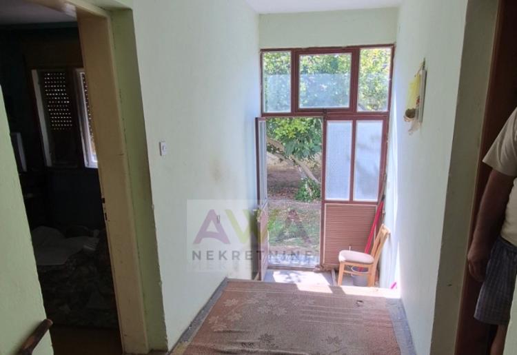 U Bačkom Gračacu – 123 m² kuće i plac od 767 m².