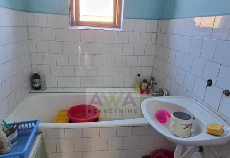 U Bačkom Gračacu – 123 m² kuće i plac od 767 m².