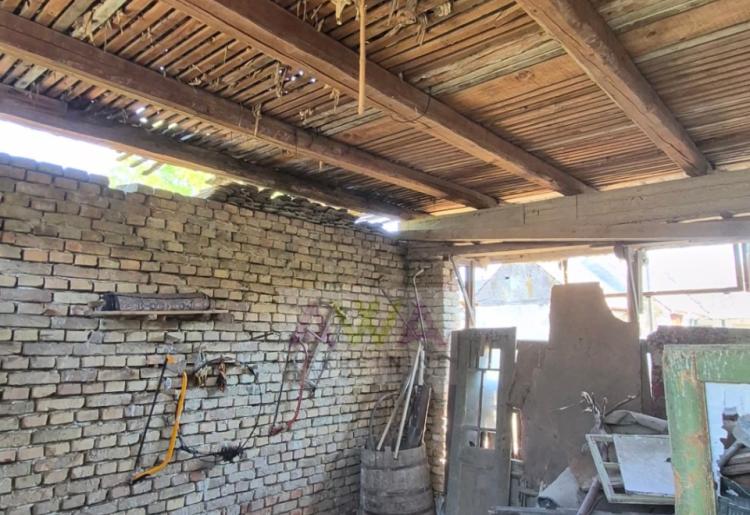 U Bačkom Gračacu – 123 m² kuće i plac od 767 m².