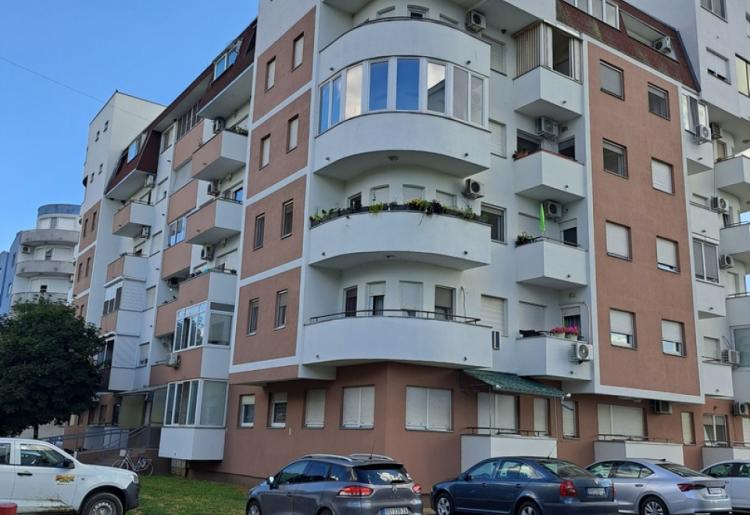 Sombor – Nova Selenča, stan 56 m², lift, terasa