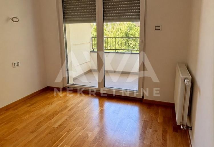Sombor Centar– namešten dvosoban stan 54 m² u novogradnji, prvi sprat