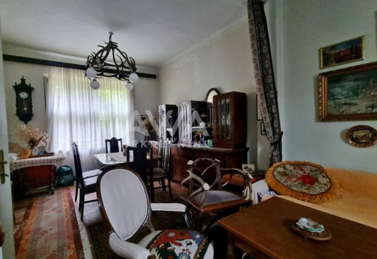 Sombor, centar – dvorišni stan 72 m² sa baštom i parkingom