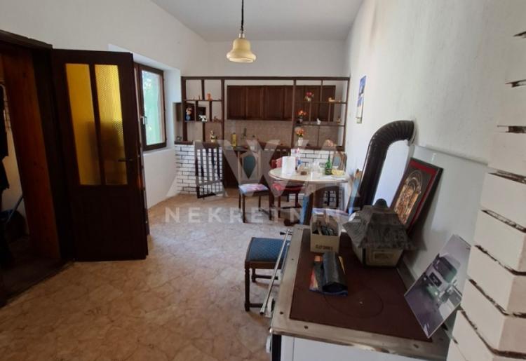 Apatin – dvorišni stan 75 m² u blizini centra grada