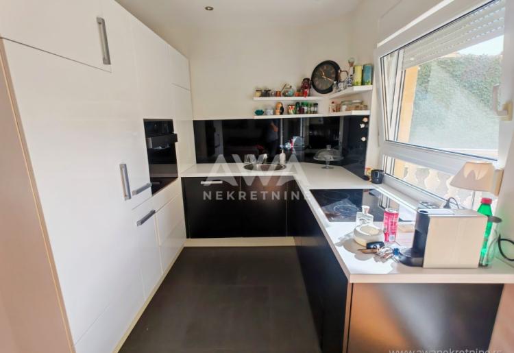 Sombor, centar – najbolja lokacija, trosoban namešten stan sa terasom, 81,68 m²