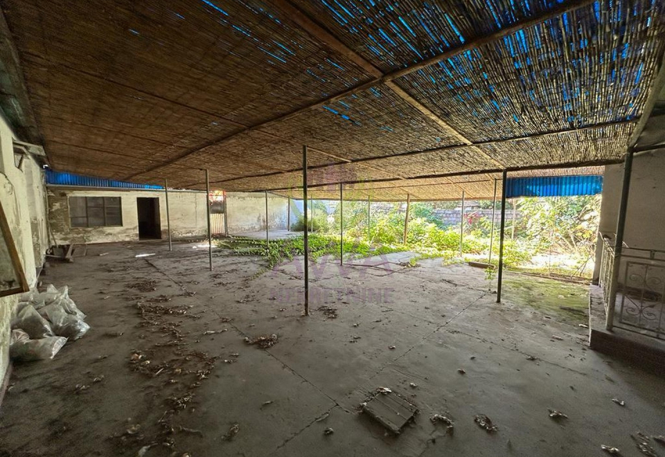 Glavni put, 870m2 stambenog plus 630m2 pomoćnog prostora