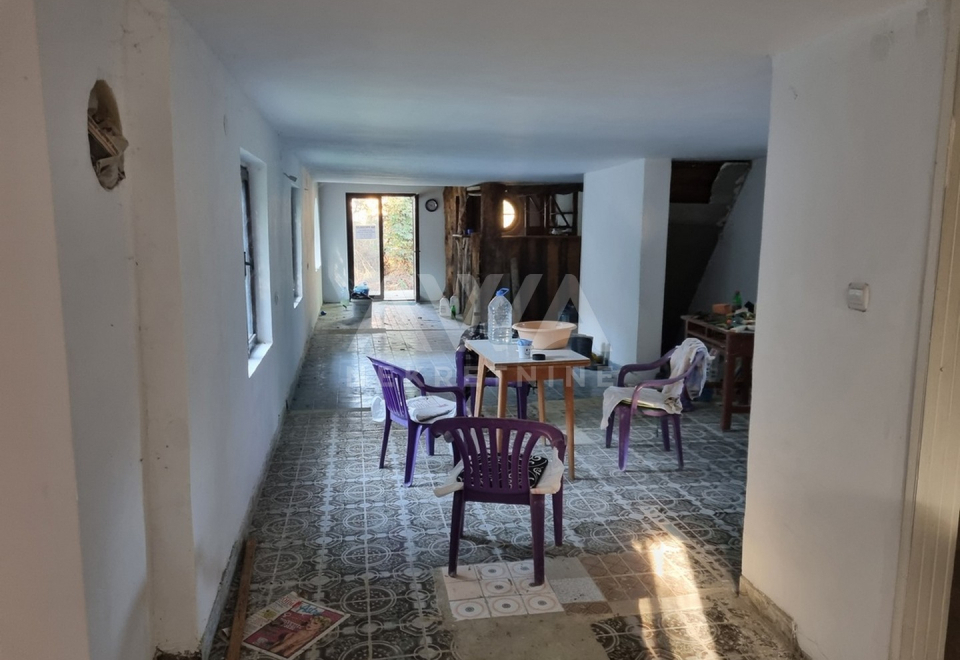 Bezdan, Baračka. Vikendica 150m2