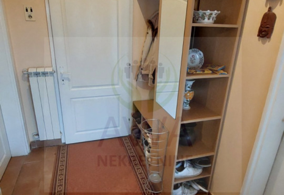 Prizemna kuća u Mlakama, 215 m2 na placu od 702 m2