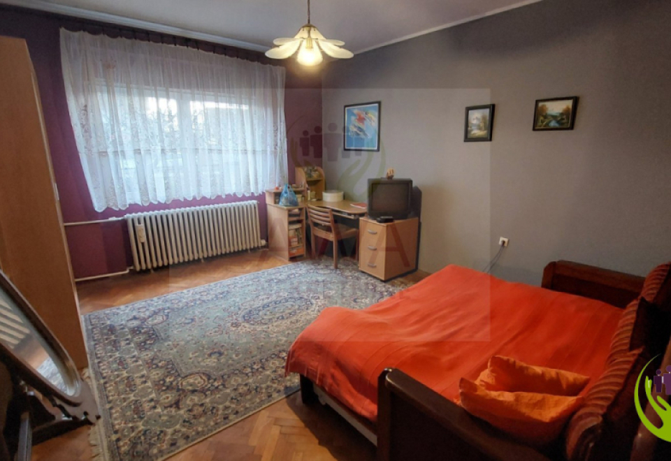 Prizemna kuća u Mlakama, 215 m2 na placu od 702 m2