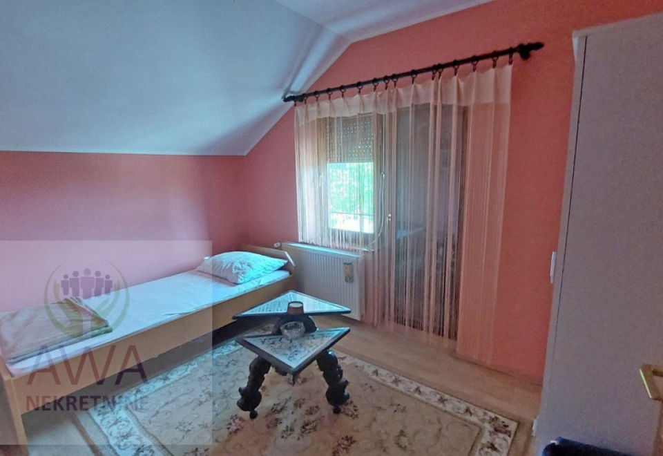Čonopljanski put, Spratnica, 202 m2, 4 spavaće sobe