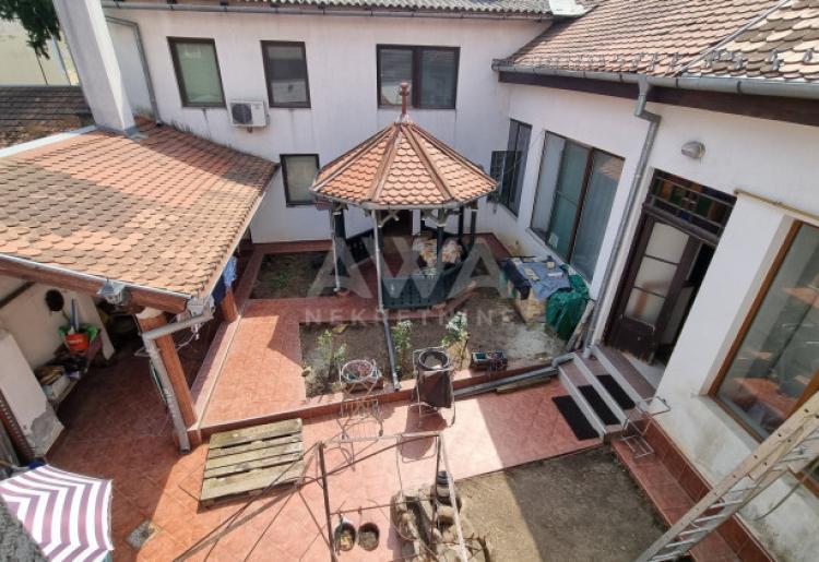 Starogradska sa očuvanom fasadom. 361m2, plac 5ar