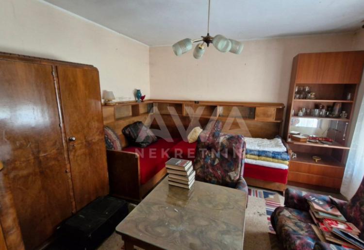 Sombor, spratna kuća u Mlakama 158 m2