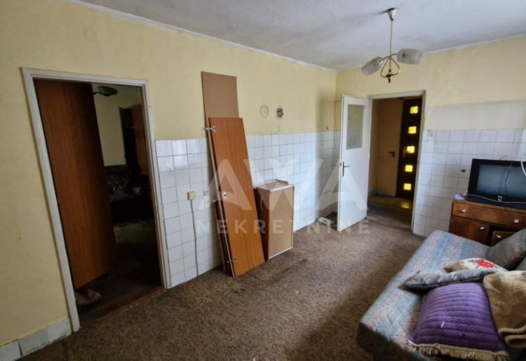 Sombor, spratna kuća u Mlakama 158 m2