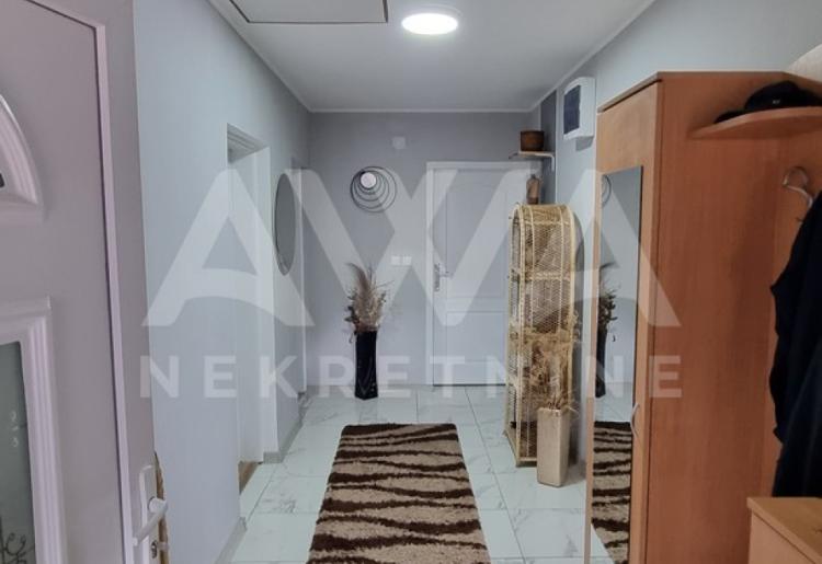 Nova kuća 220m2 sa velikim placem 20.50ar.