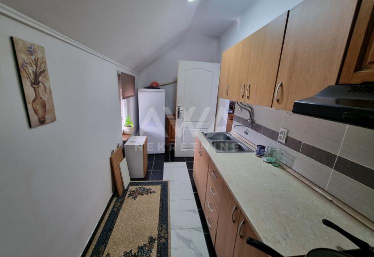 Nova kuća 220m2 sa velikim placem 20.50ar.