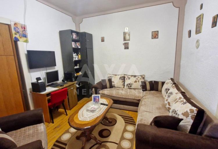 Stapar, Kuća 194 m2 na placu od 2560 m2