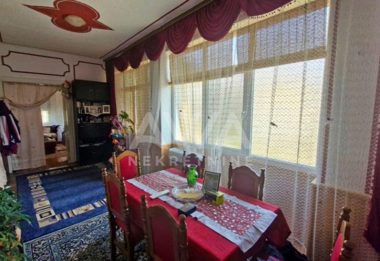 Stapar, Kuća 194 m2 na placu od 2560 m2