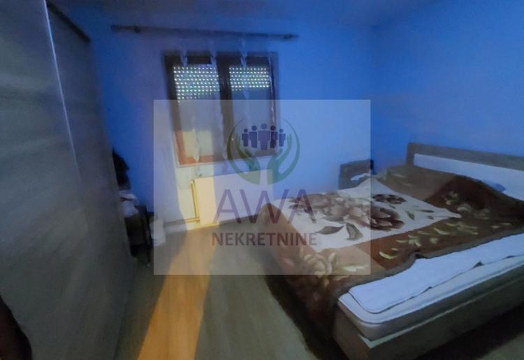 Srpski Miletić, Kuća 243 m2, na manjem placu od 320 m2