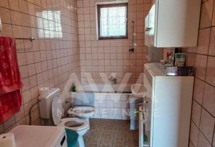 Apatin starogradska sređena kuća 435 m2